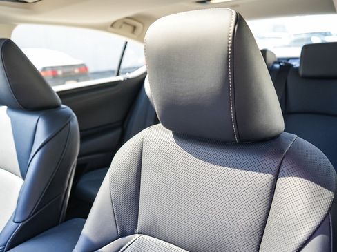 Used 2022 Lexus ES 300h w/ Premium Package FWD image 24