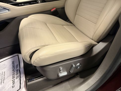 Used 2025 Lincoln Nautilus Reserve image 23