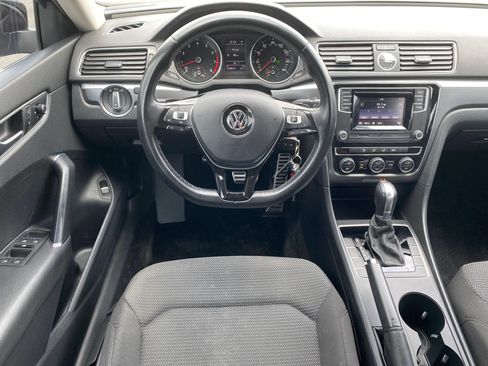 Used 2016 Volkswagen Passat 1.8T S FWD image 10