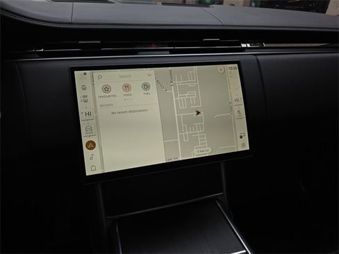 Used 2024 Land Rover Range Rover Long Wheelbase Autobiography image 23