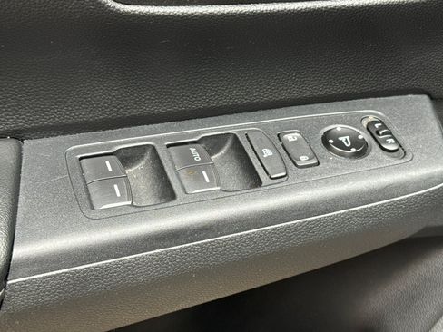 Used 2024 Honda CR-V LX image 14