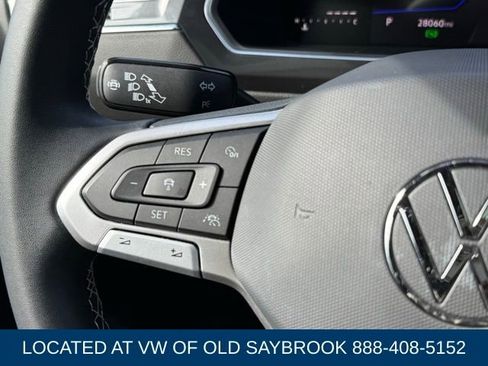 Used 2023 Volkswagen Tiguan SE w/ Panoramic Sunroof Package image 40
