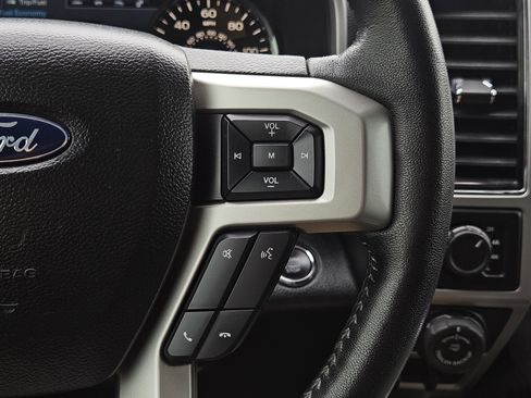 Used 2019 Ford F150 Lariat w/ Equipment Group 502A Luxury AWD/4WD image 15