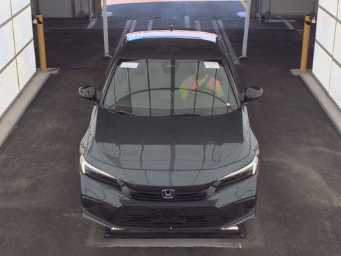 Used 2024 Honda Civic Sport image 2