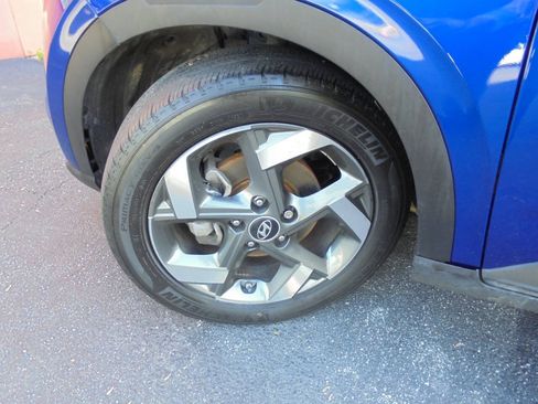 Used 2024 Hyundai Venue Limited FWD image 26