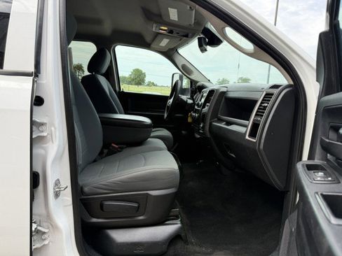 Used 2016 RAM 3500 Tradesman w/ Chrome Appearance Group image 8