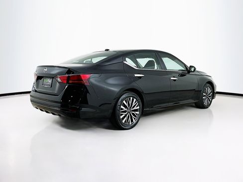 Used 2025 Nissan Altima 2.5 SV image 9