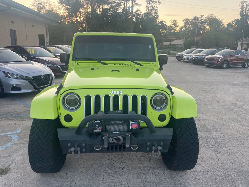 Used 2016 Jeep Wrangler Unlimited Sahara w/ Connectivity Group AWD/4WD image 3