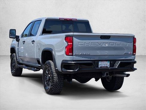 Used 2025 Chevrolet Silverado 2500 ZR2 AWD/4WD image 8