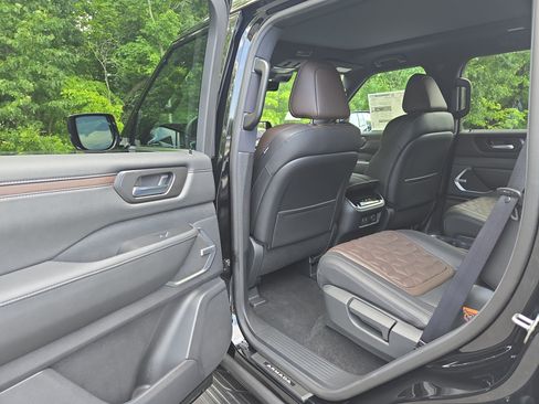 New 2025 Nissan Armada Platinum w/ Convenience Package image 15