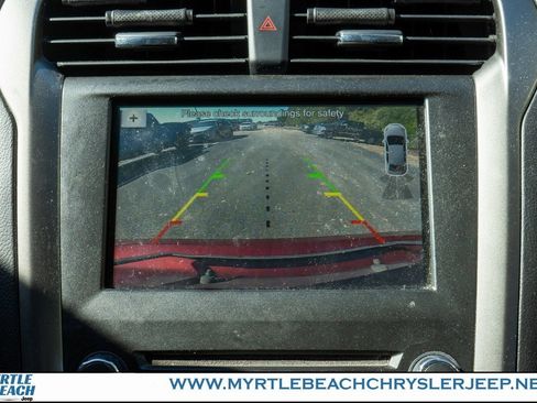 Used 2017 Ford Fusion SE w/ Fusion SE Technology Package image 21