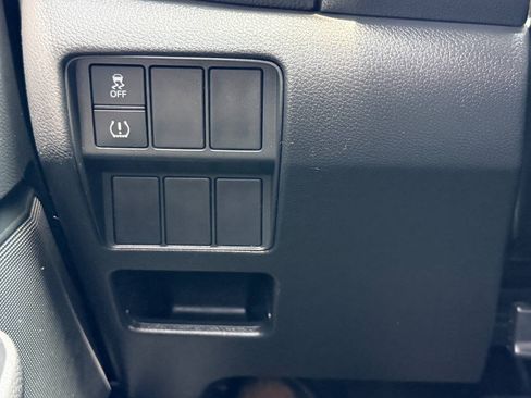 Used 2017 Honda CR-V LX image 37