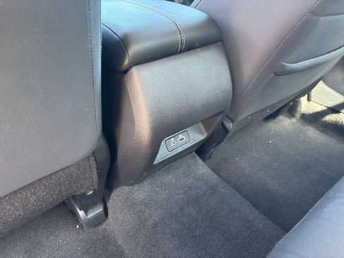 Used 2025 Nissan Altima 2.5 SV FWD image 22