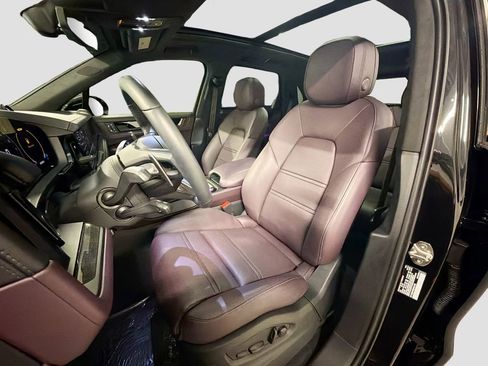 Certified 2025 Porsche Cayenne GTS AWD/4WD image 5