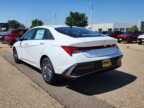 New 2025 Hyundai Elantra Blue image 3