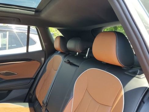 New 2026 Volkswagen Tiguan SEL R-Line AWD/4WD image 9