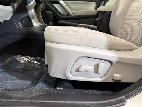 Used 2015 Subaru Forester 2.5i Premium w/ All-Weather Package AWD/4WD image 19