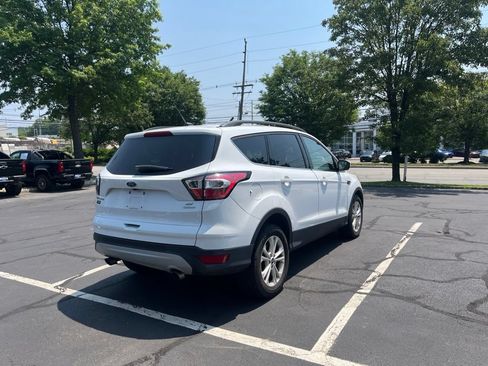 Used 2018 Ford Escape SE FWD image 7