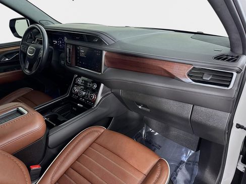 Certified 2024 GMC Yukon Denali Ultimate image 32