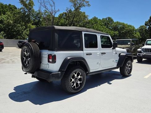 Used 2018 Jeep Wrangler Unlimited Sport AWD/4WD image 9