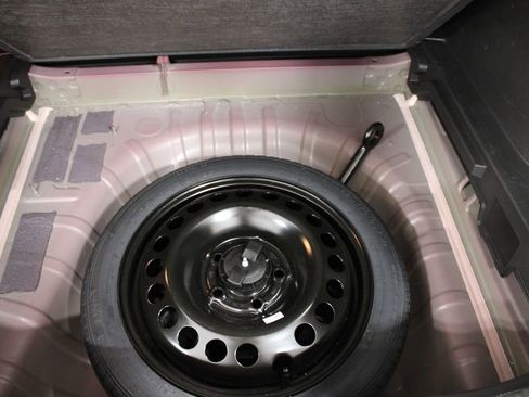 Used 2025 Chevrolet Trax LT image 26