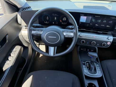 Used 2024 Hyundai Kona SE image 16