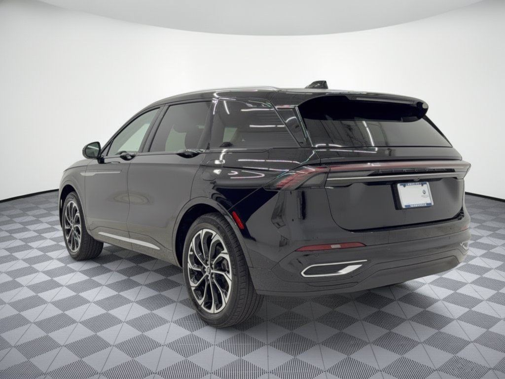 Used 2024 Lincoln Nautilus Reserve w/ Equipment Group 203A AWD/4WD image 3