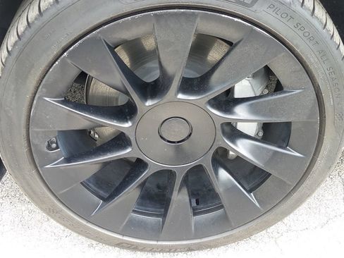 Used 2023 Tesla Model Y Long Range AWD/4WD image 21