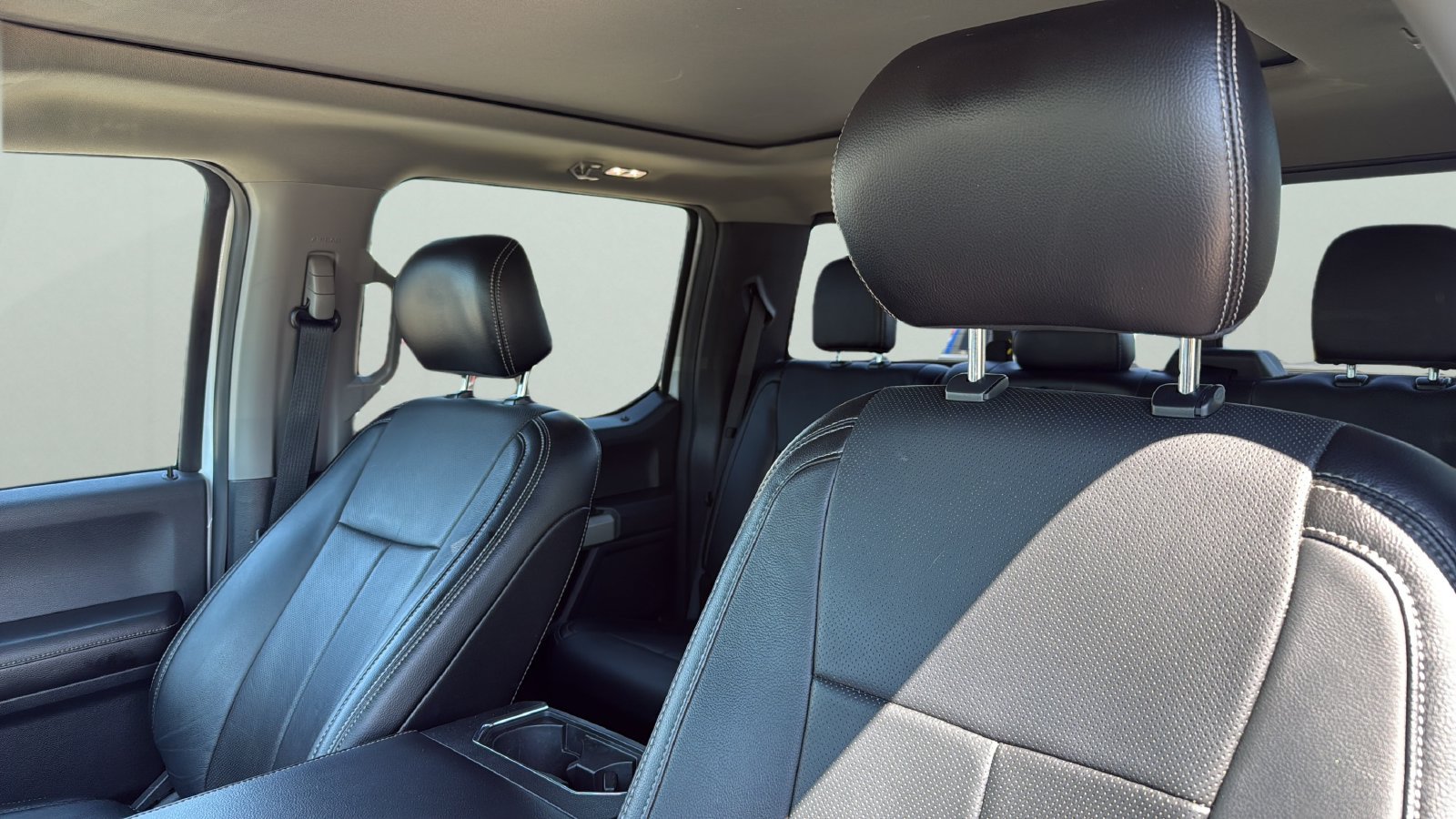 Used 2018 Ford F150 Lariat w/ Equipment Group 502A Luxury AWD/4WD image 6