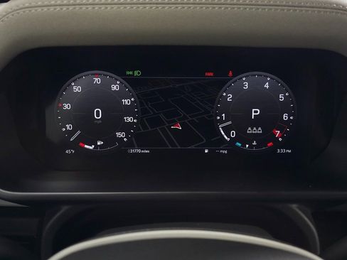 Used 2023 Land Rover Defender 110 SE image 24