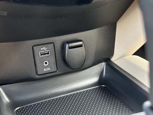 Used 2017 Nissan Rogue SV image 35