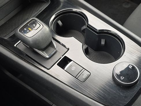 Used 2023 Nissan Rogue S image 22