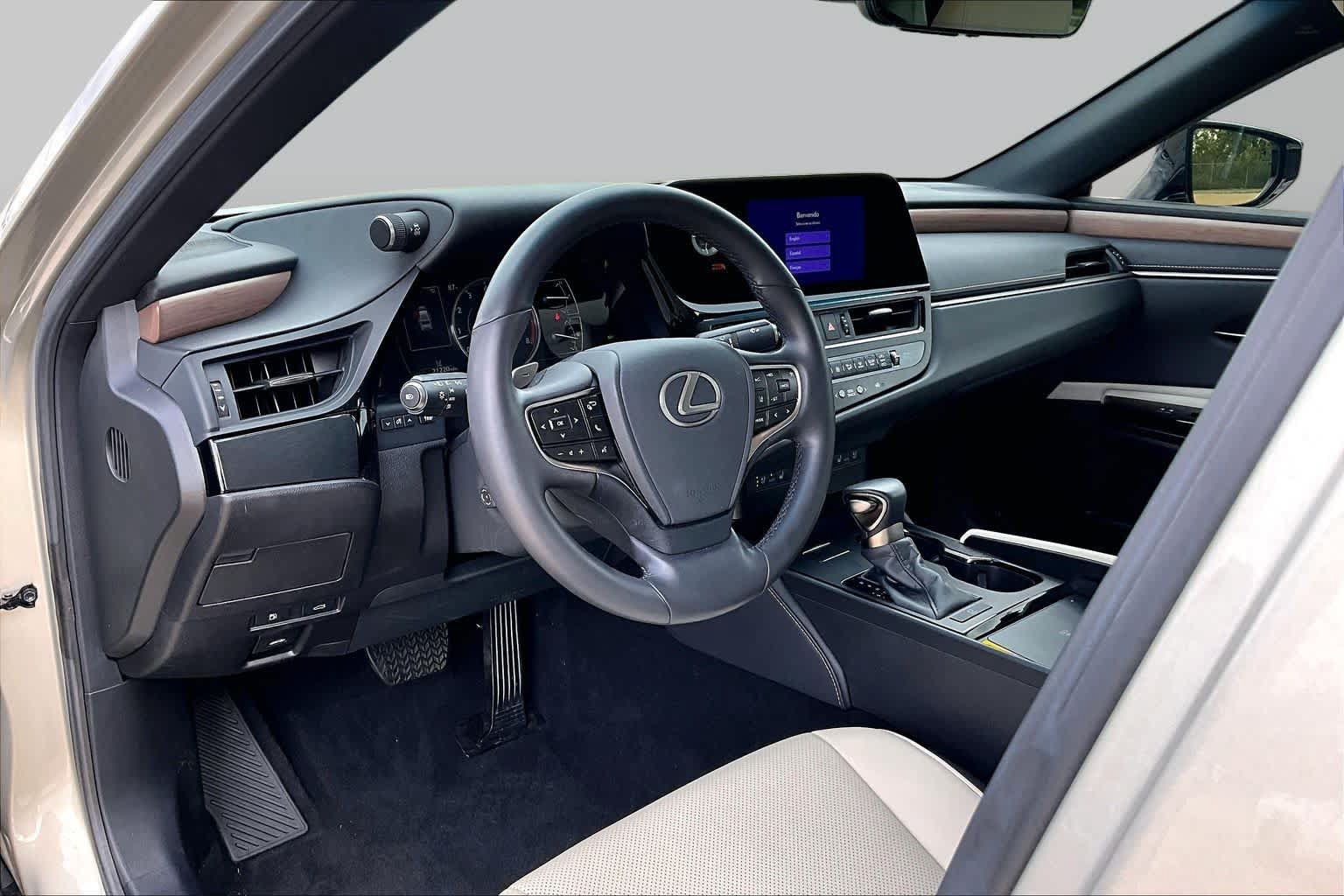 Used 2025 Lexus ES 350 w/ Premium Package FWD image 18