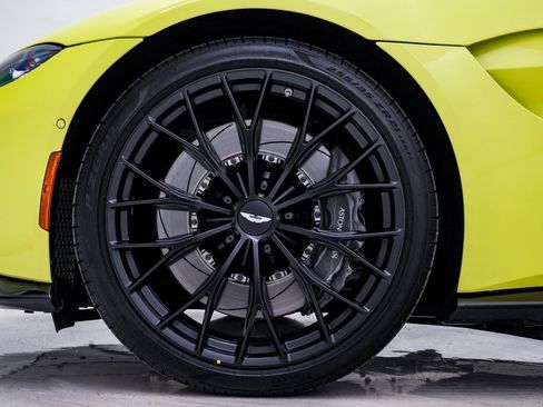 Used 2023 Aston Martin V8 Vantage Coupe image 15