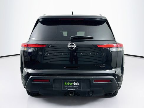 Used 2023 Nissan Pathfinder Platinum w/ Black Appearance Package AWD/4WD image 7
