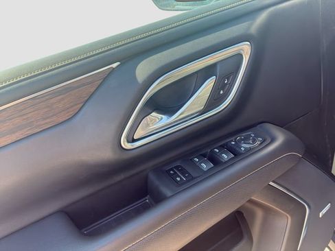 Used 2023 Chevrolet Suburban Premier AWD/4WD image 26