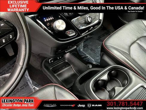 Used 2020 Chrysler Pacifica Limited FWD image 17