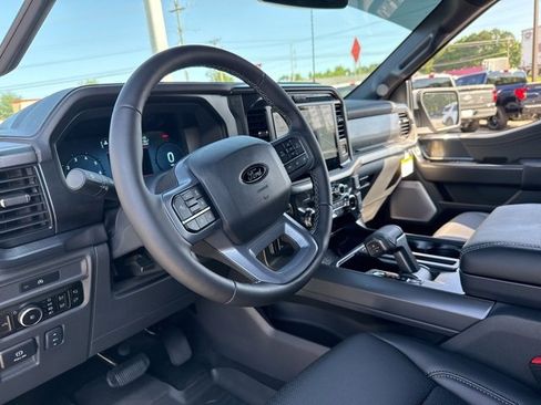 New 2025 Ford F150 Lariat w/ Equipment Group 502A High image 28