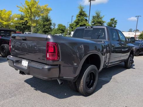 New 2026 RAM 3500 Laramie AWD/4WD image 4