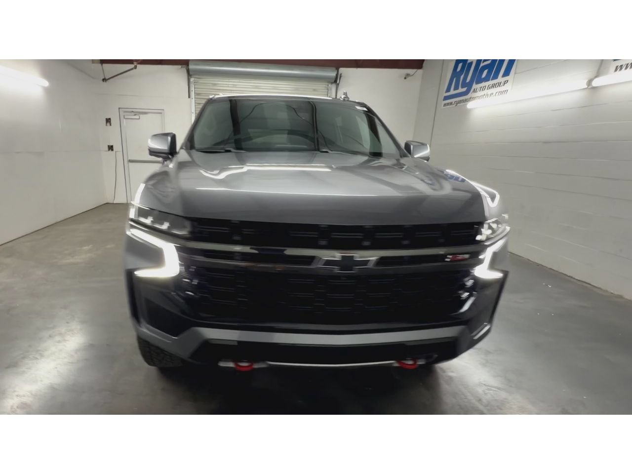 Used 2021 Chevrolet Tahoe Z71 w/ Z71 Signature Package AWD/4WD image 3