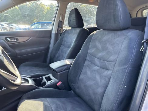 Used 2016 Nissan Rogue SV w/ SV Moonroof Package FWD image 11