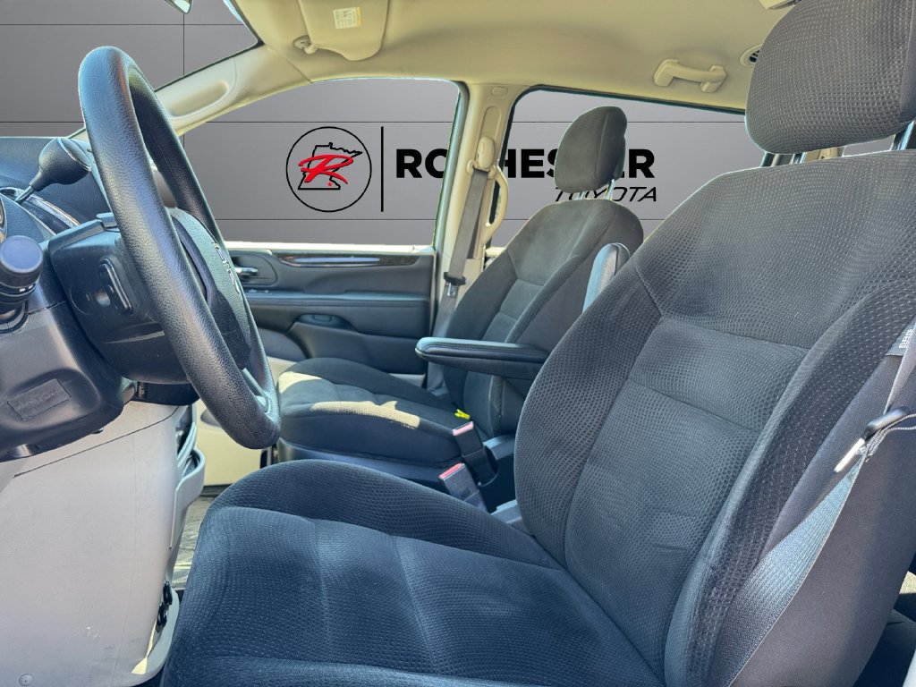 Used 2018 Dodge Grand Caravan SE FWD image 10
