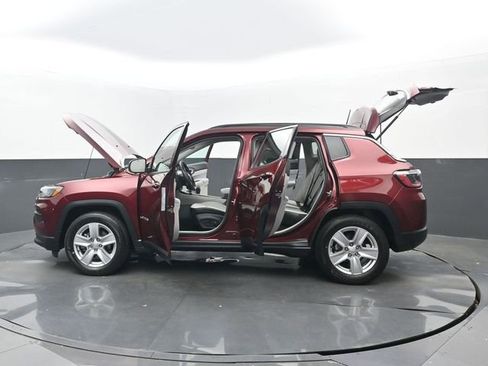 Used 2022 Jeep Compass Latitude w/ Convenience Group FWD image 33