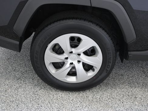 Used 2023 Toyota RAV4 LE FWD image 6
