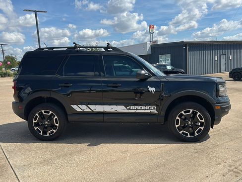 Used 2023 Ford Bronco Sport Outer Banks w/ Tech Package image 9