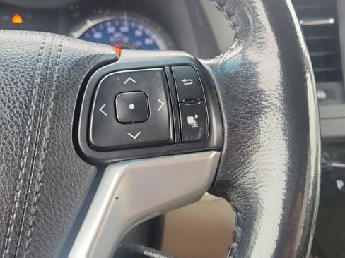 Used 2016 Toyota Sienna XLE image 15