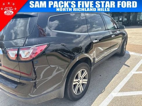 Used 2017 Chevrolet Traverse LT AWD/4WD image 4