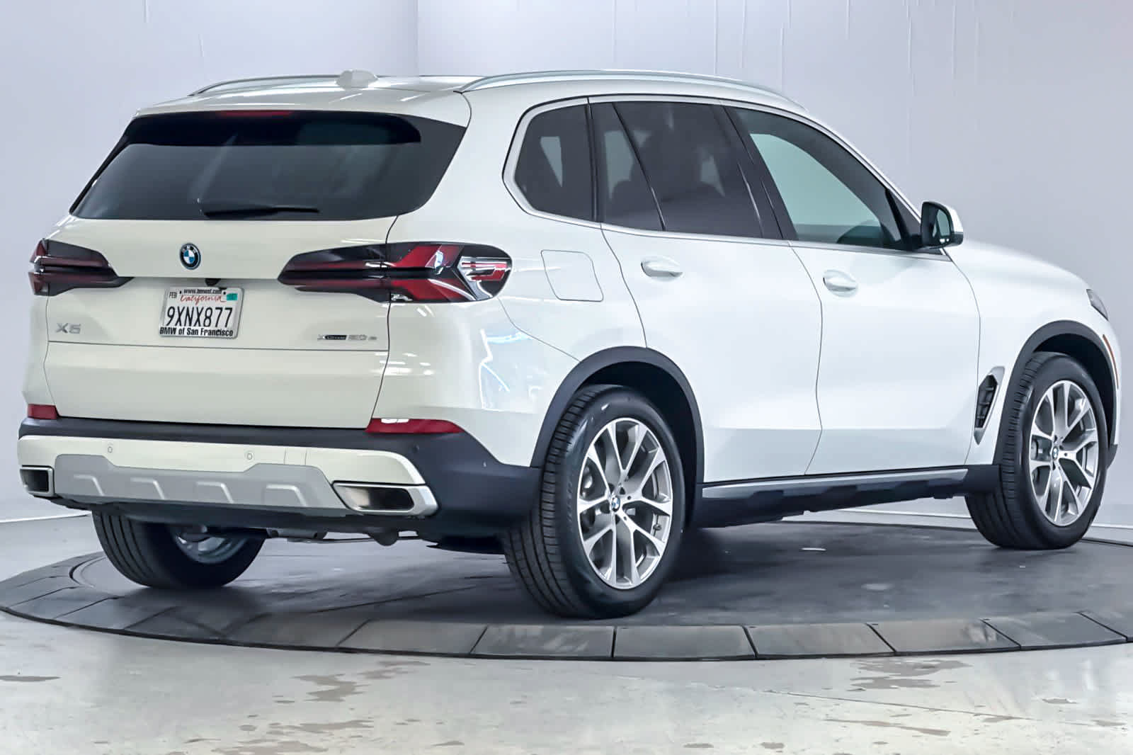 Used 2026 BMW X5 xDrive50e w/ Executive Package AWD/4WD image 2