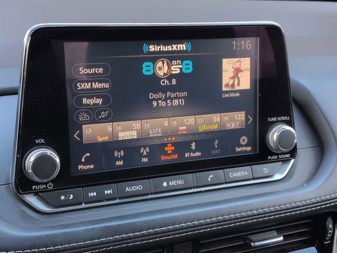 Used 2021 Nissan Rogue SV w/ Premium Package image 24