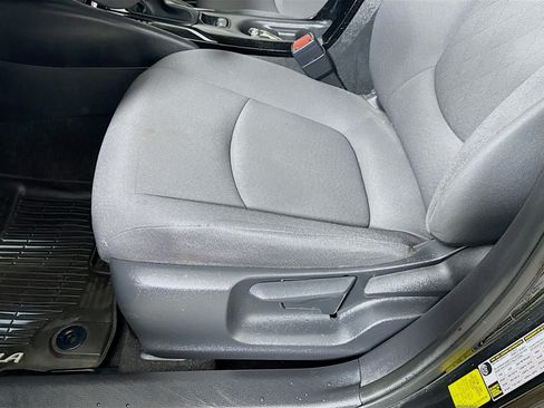 Used 2020 Toyota Corolla LE FWD image 18
